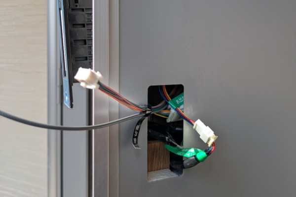 トステム 電動サムターンユニット 交換　豊橋市